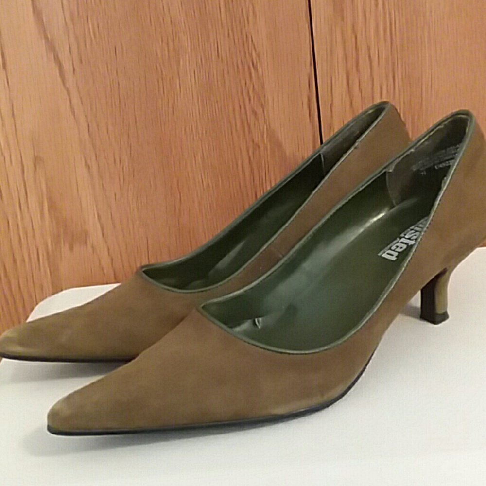 EUC, Olive Green Suede Heels